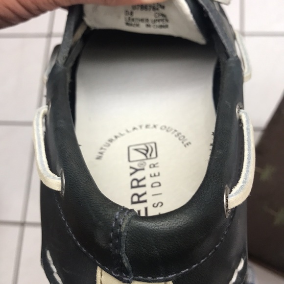 Sperry Top-Sider sizing 12/M blue white stitching used - Picture 8 of 14